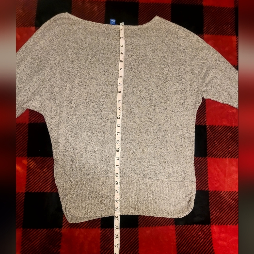 Ladies Super soft sweater by Apt.9 Has 3/4 legnth sleeves. Beige/Sand colored. - Picture 5 of 7